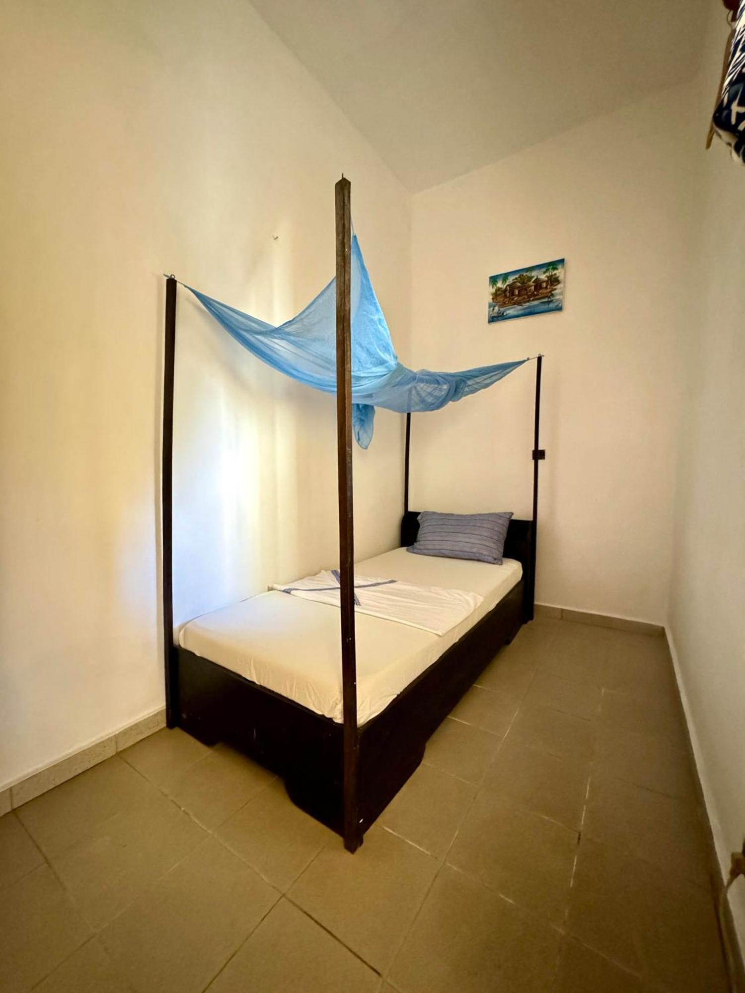 Guesthouse Cocotiers Cotonou Exterior photo